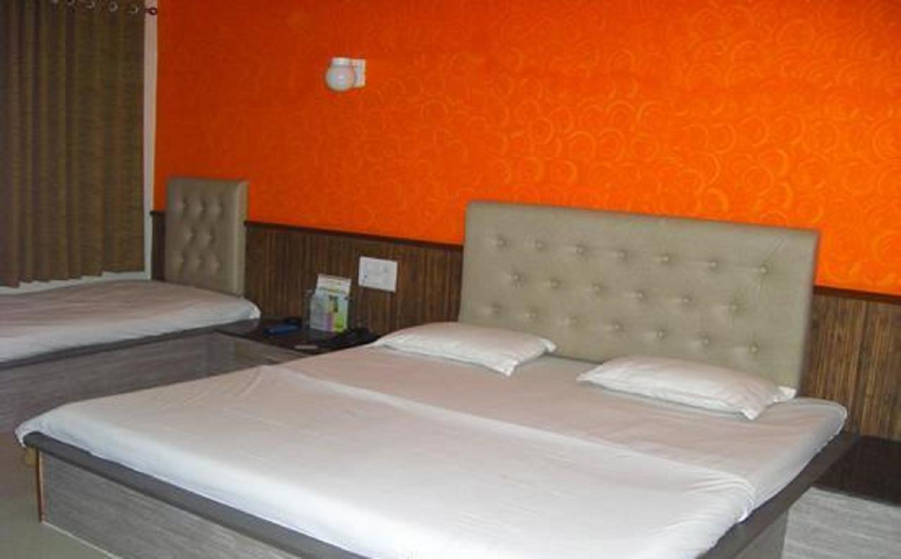 سابوترا Savshanti Lake Resort المظهر الخارجي الصورة