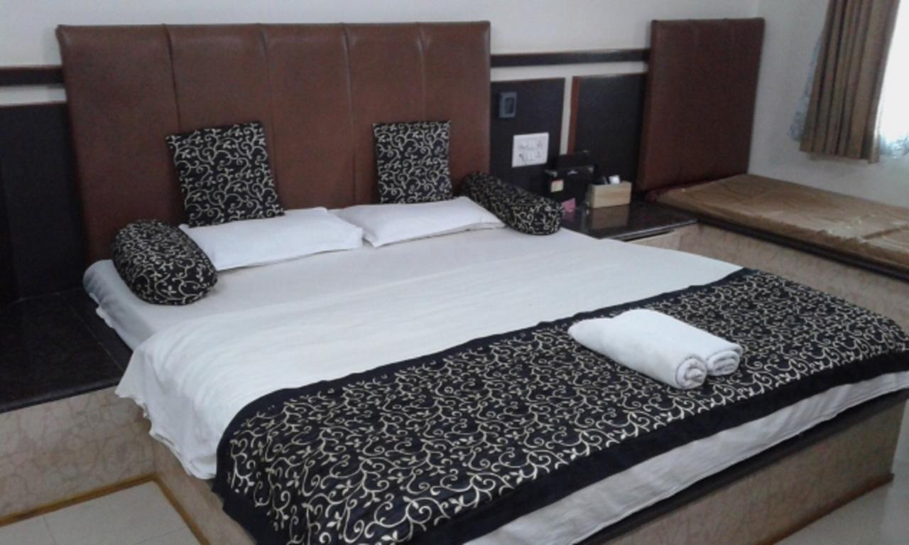 سابوترا Savshanti Lake Resort المظهر الخارجي الصورة