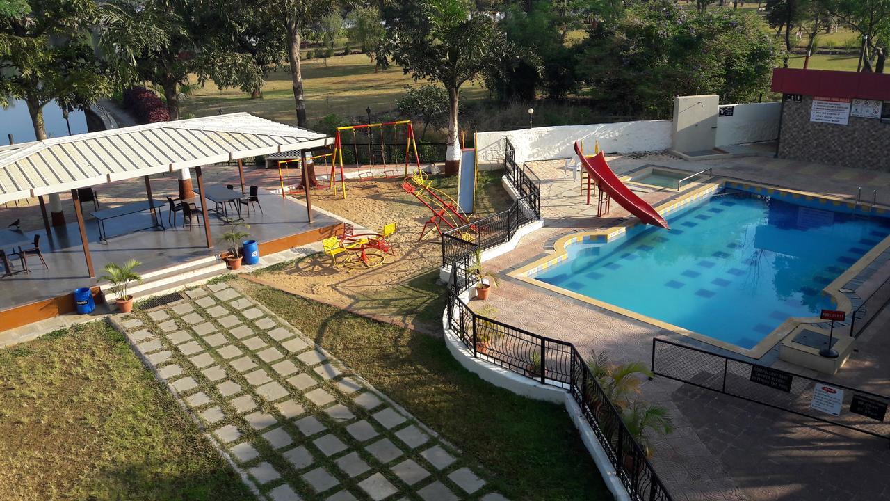 سابوترا Savshanti Lake Resort المظهر الخارجي الصورة